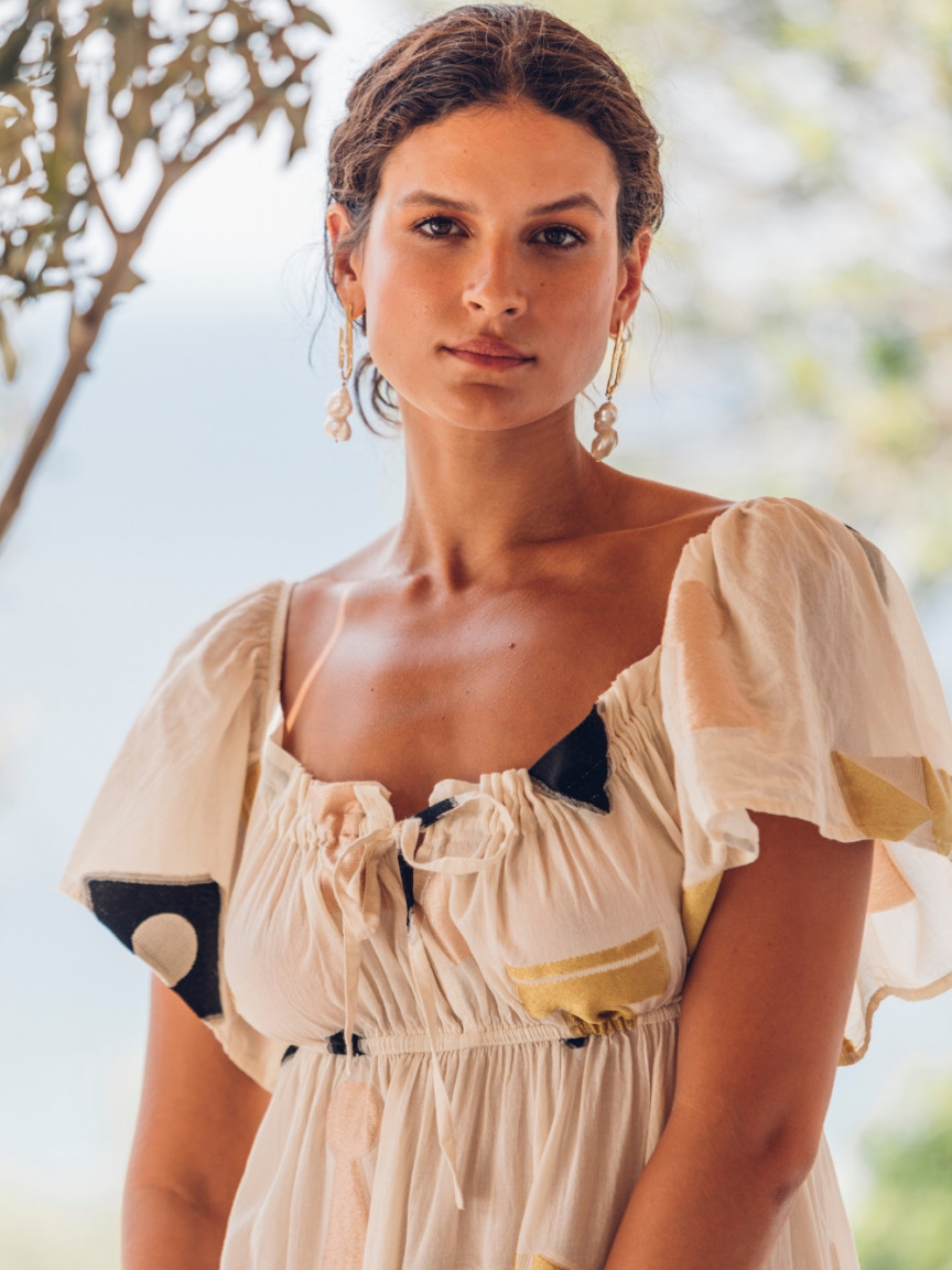 Vestido Crudo Largo Bordado Oro Nema Resort Wear