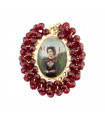 Medalla pequeña imagen Frida Khalo Vogue rojo brillo