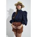 BLUSA TROQUELADA AZUL SPACE FLAMINGO - BASILEIA